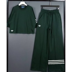 Two-Piece Relaxed Set – Cropped Tee &amp; Wide-Leg Pants